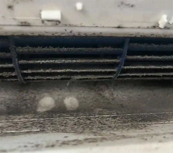 延安空调吹的风有股烧焦味是怎么回事